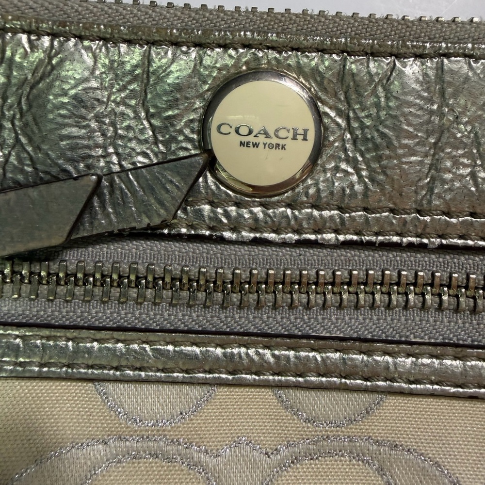 Y2K Coach Silver and Cream Women's Bag - Picture 2 of 13